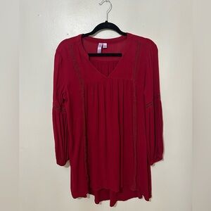 ALYA | long, flowy blouse in deep red